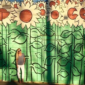 Meet your Posher, Laura